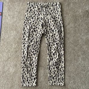 Old Navy S High Waisted Leopard Legging Capri